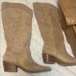 Miracle Miles Women's Tan Suede Heeled Boots